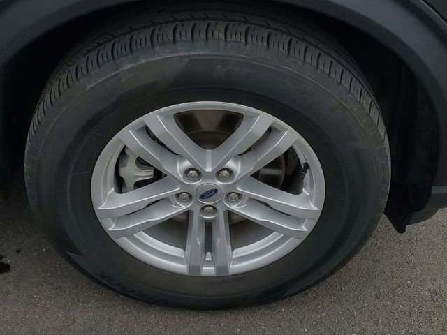 Certified 2023 Ford Explorer XLT w/ Equipment Group 202A image 5