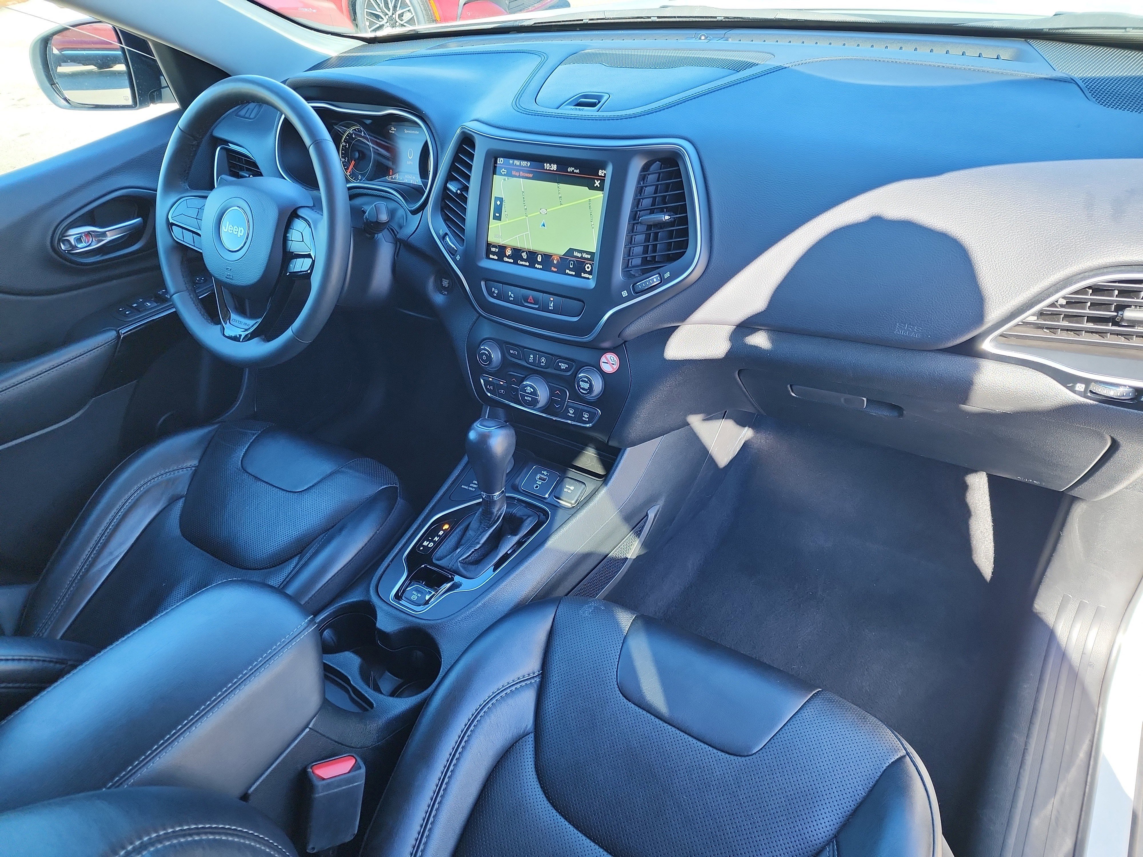 Used 2023 Jeep Cherokee Altitude Lux image 13