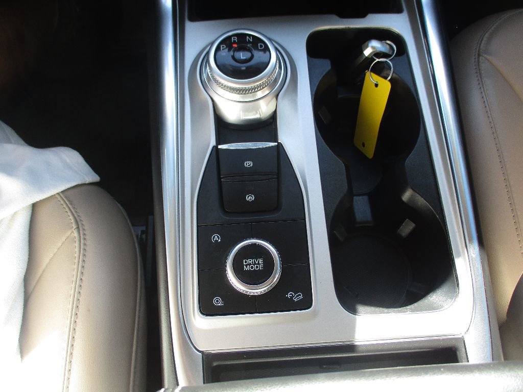 Certified 2021 Ford Explorer XLT w/ Equipment Group 202A image 11