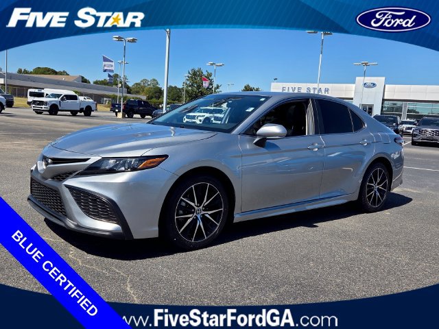 Used 2023 Toyota Camry SE FWD image 3
