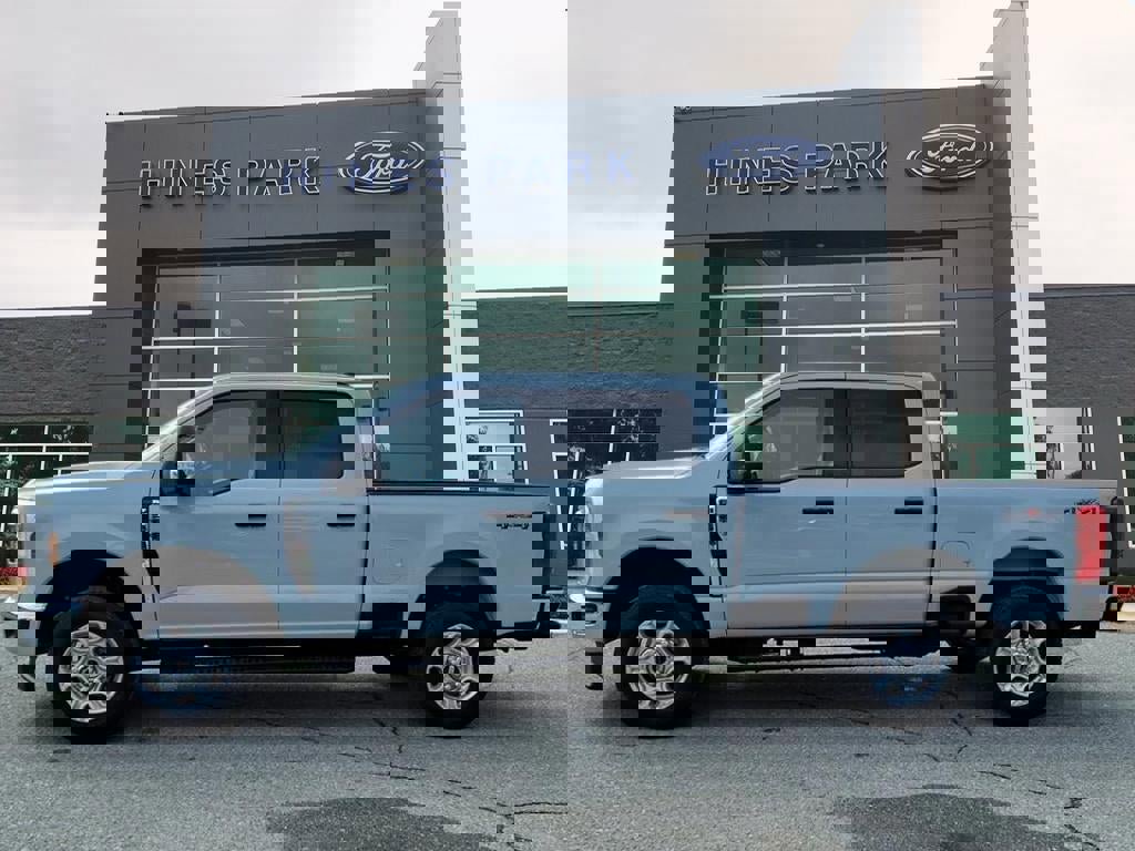 Certified 2025 Ford F250 XLT image 2