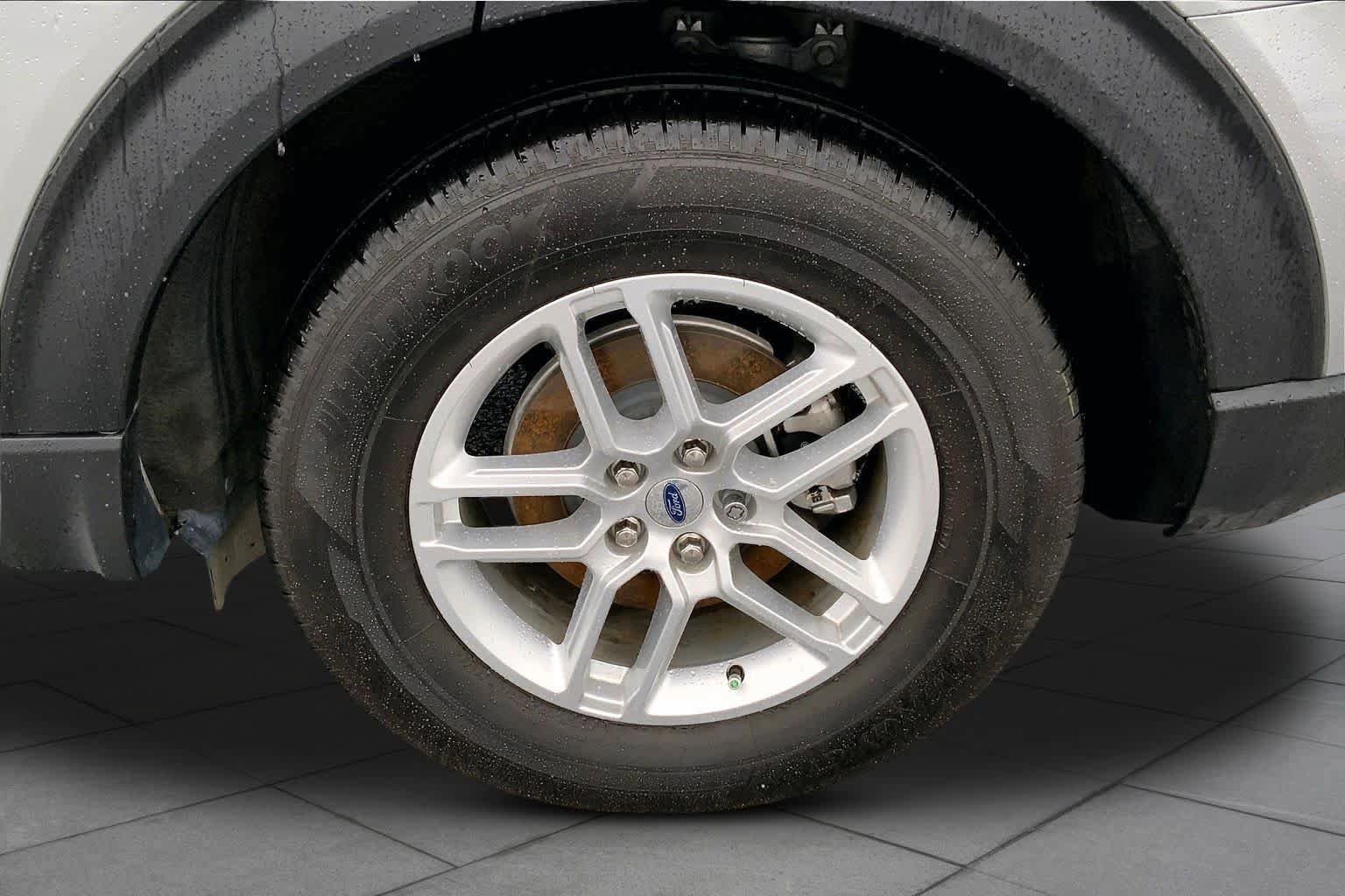 Certified 2025 Ford Explorer Active w/ Active Comfort Package RWD image 11