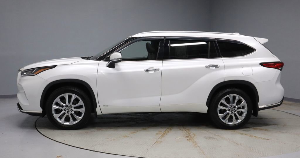 Used 2023 Toyota Highlander Limited image 7