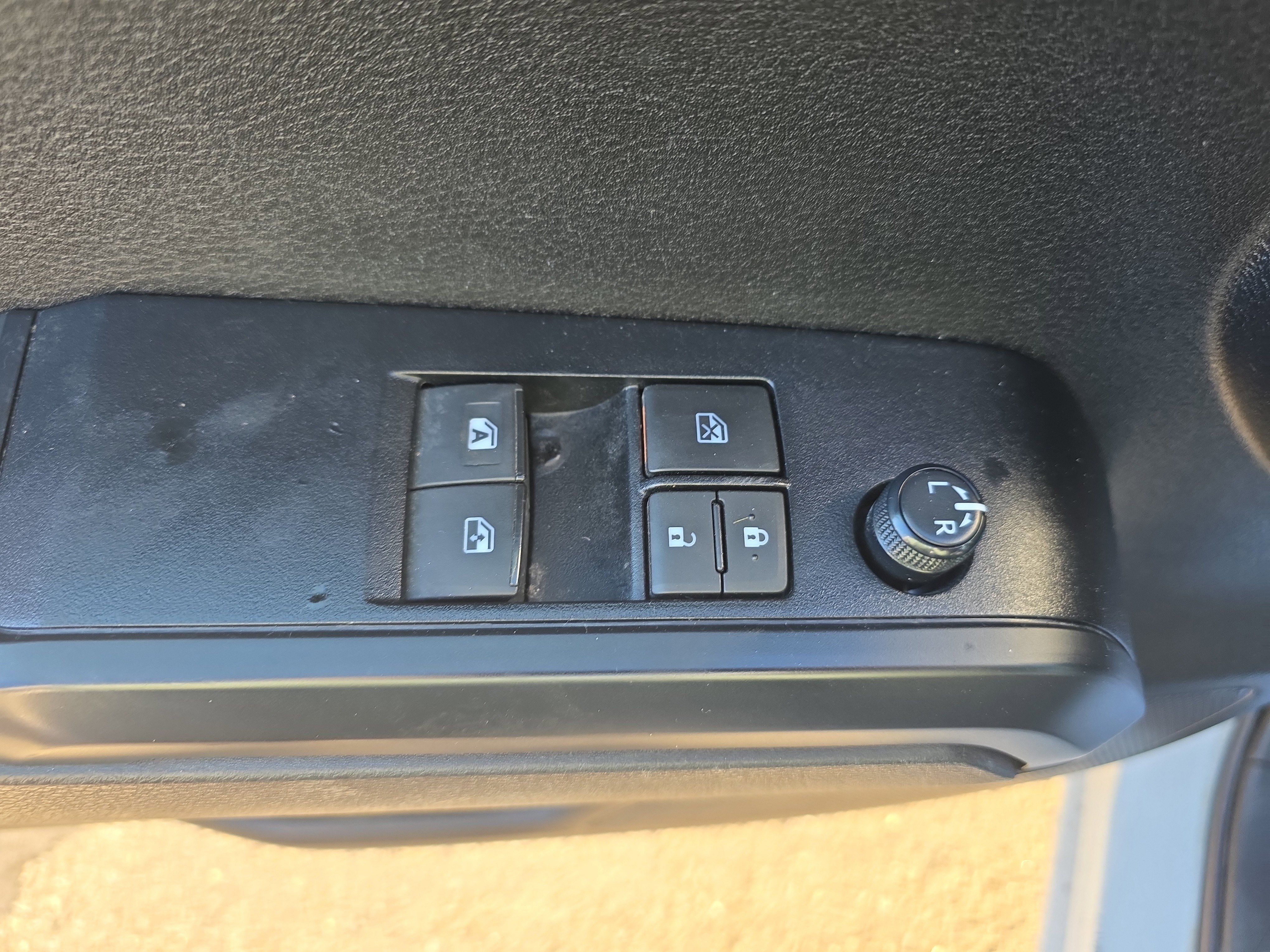 Used 2023 Toyota Tacoma 2WD Access Cab image 22