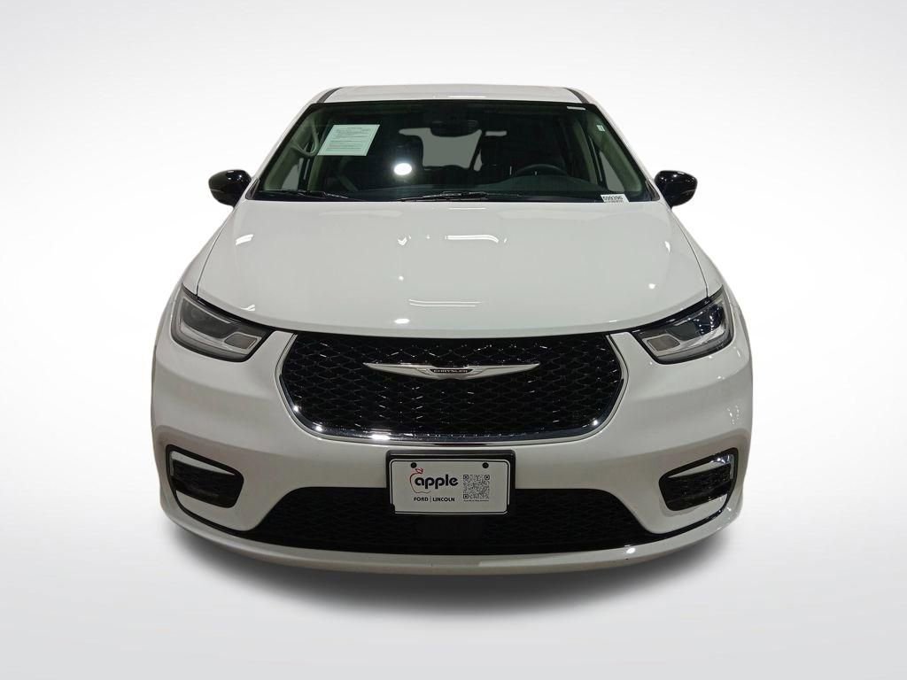 Used 2024 Chrysler Pacifica Select image 8