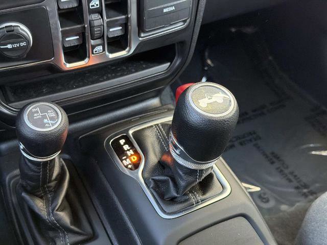 Used 2024 Jeep Wrangler Unlimited image 27