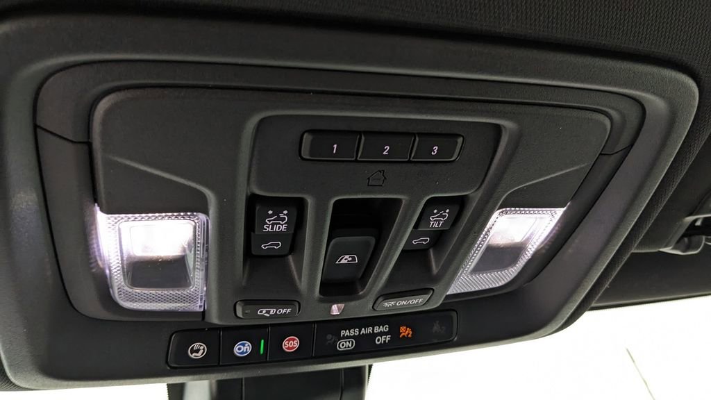 Used 2022 Chevrolet Silverado 3500 High Country image 24