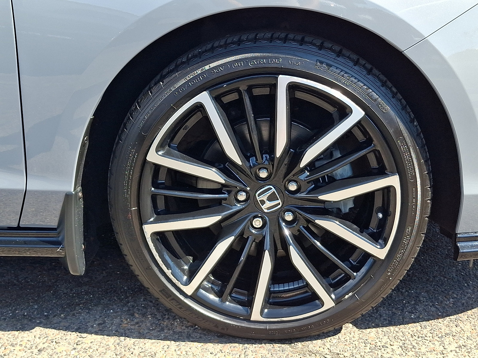 Used 2023 Honda Accord Touring image 9