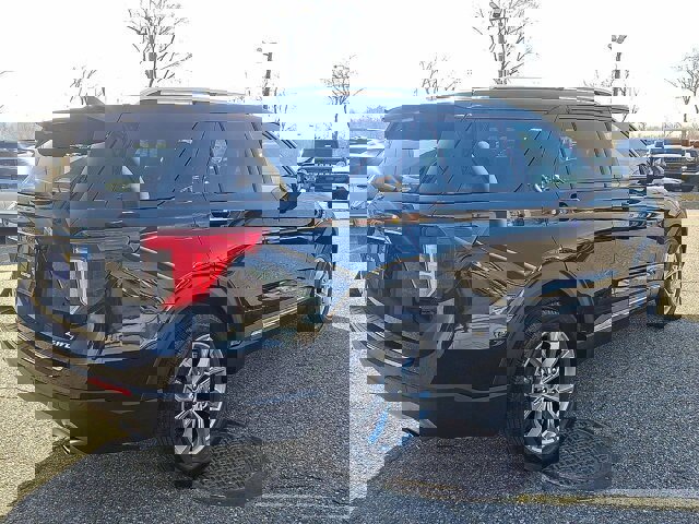 Certified 2021 Ford Explorer Limited w/ Equipment Group 301A image 7