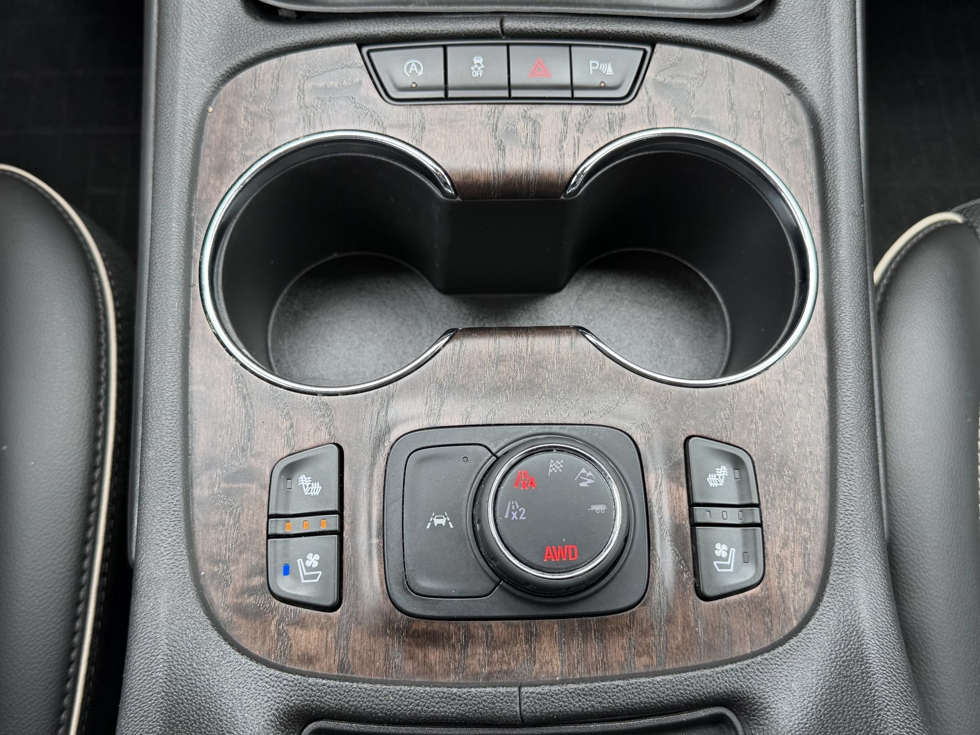 Used 2023 GMC Acadia Denali w/ Denali Technology Package AWD/4WD image 14