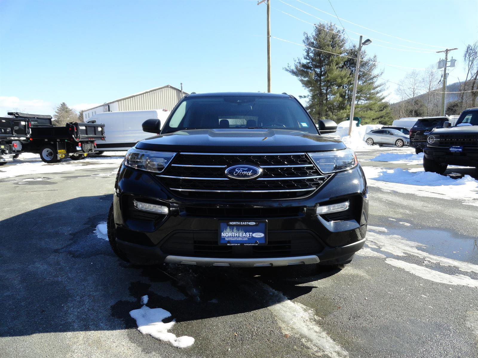 Certified 2020 Ford Explorer XLT w/ Equipment Group 202A image 8