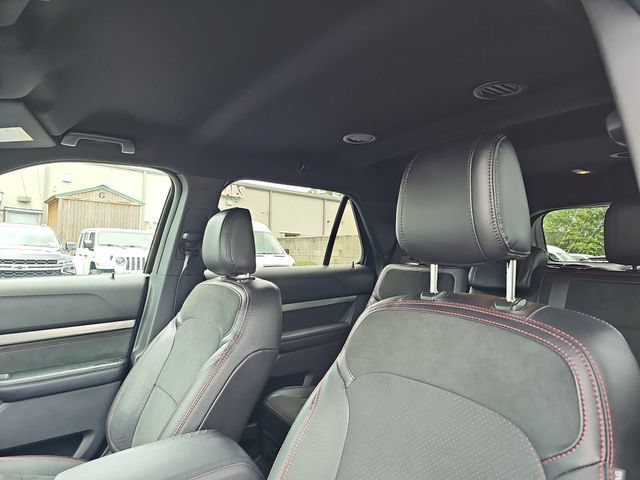 Certified 2019 Ford Explorer XLT w/ Equipment Group 202A FWD image 16