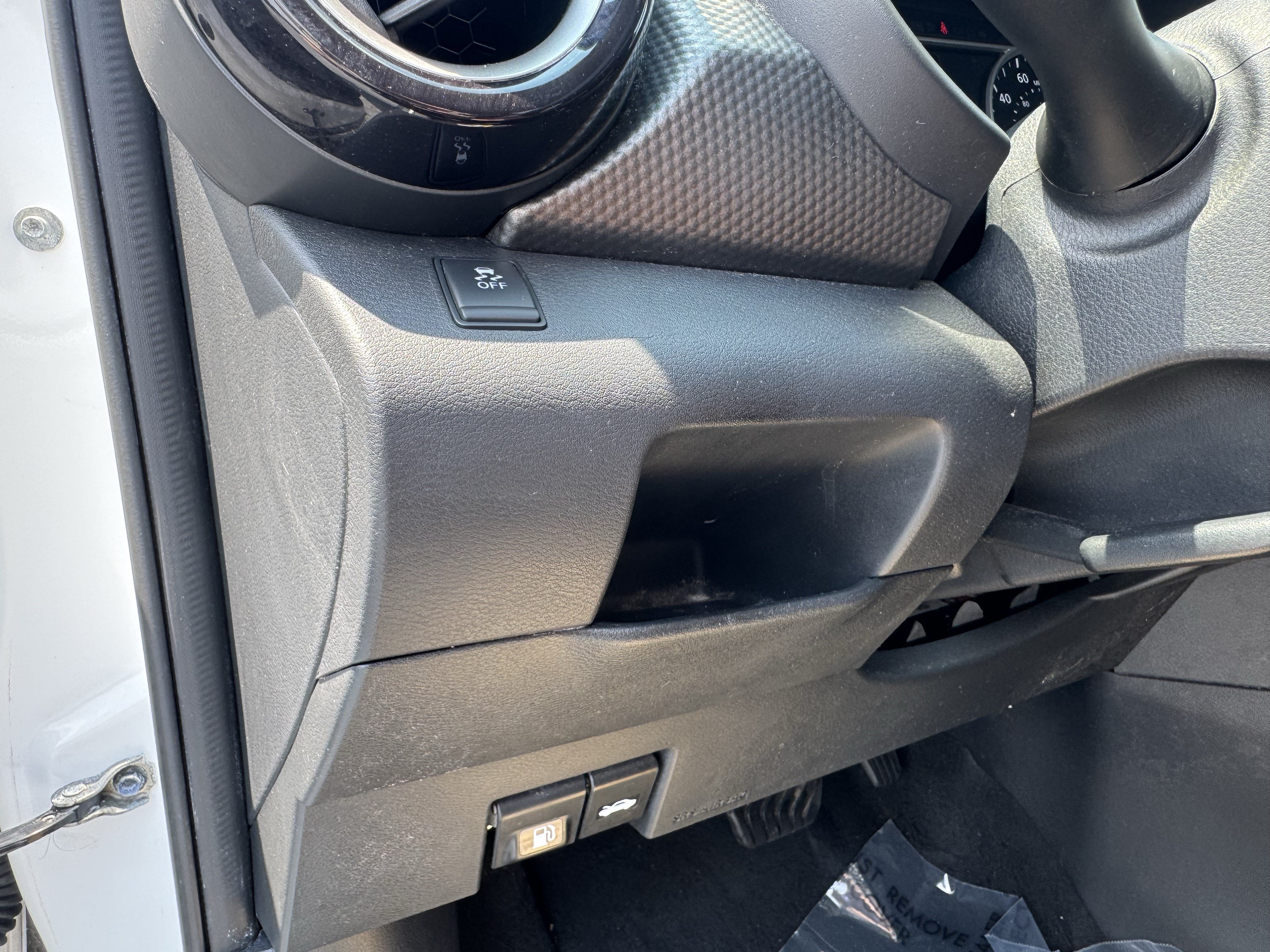 Used 2019 Nissan Kicks SV FWD image 33