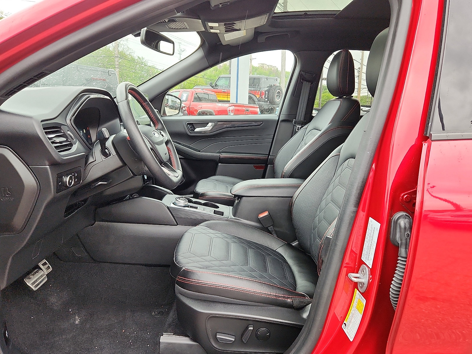 Certified 2023 Ford Escape ST-Line Elite w/ Premium Technology Package AWD/4WD image 13