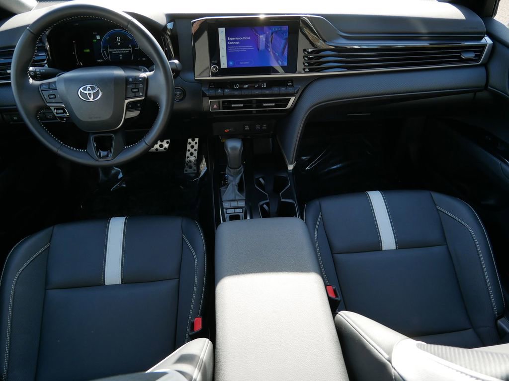 Used 2025 Toyota Camry SE FWD image 13
