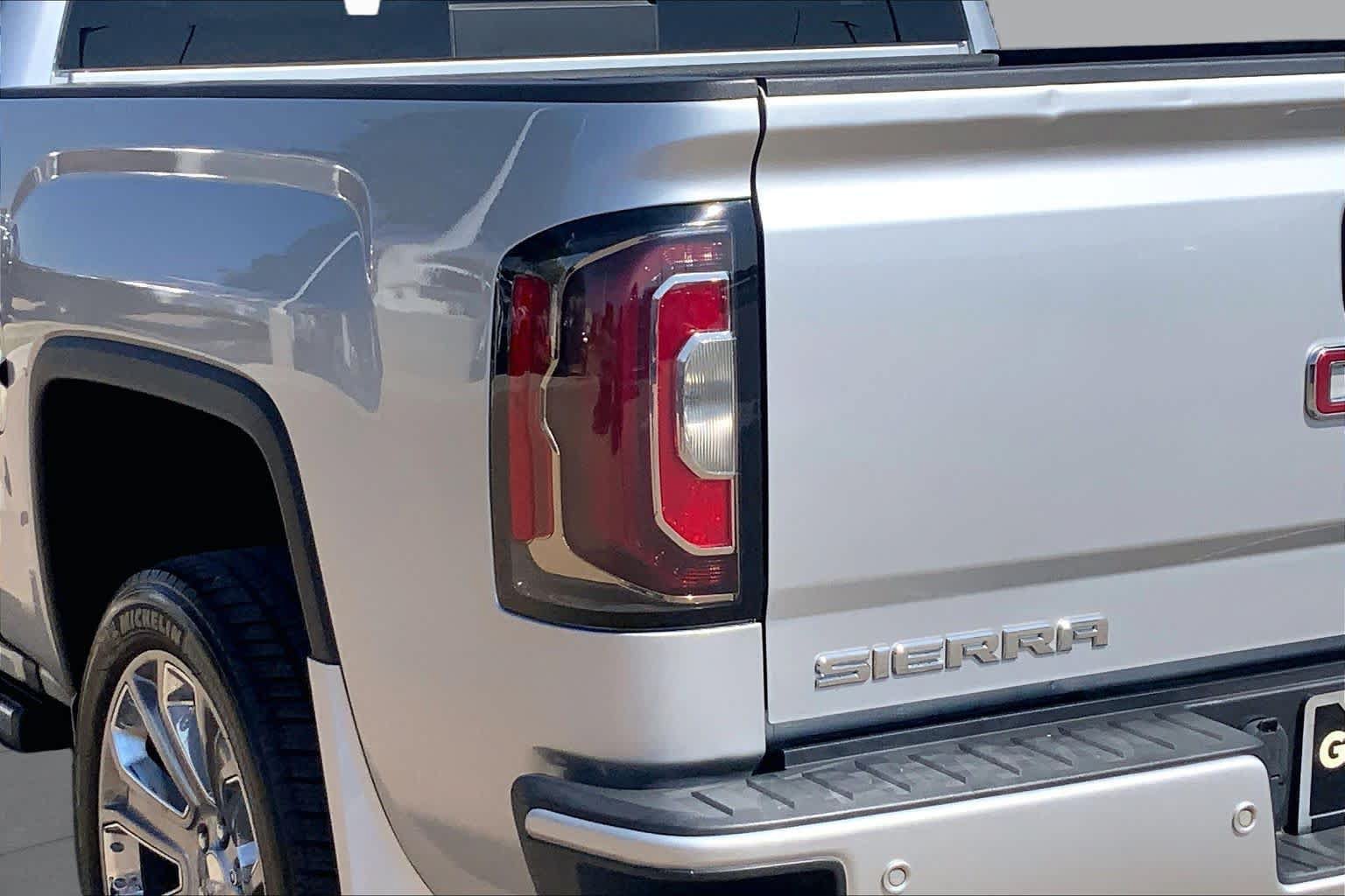 Used 2018 GMC Sierra 1500 Denali w/ Denali Ultimate Package AWD/4WD image 29