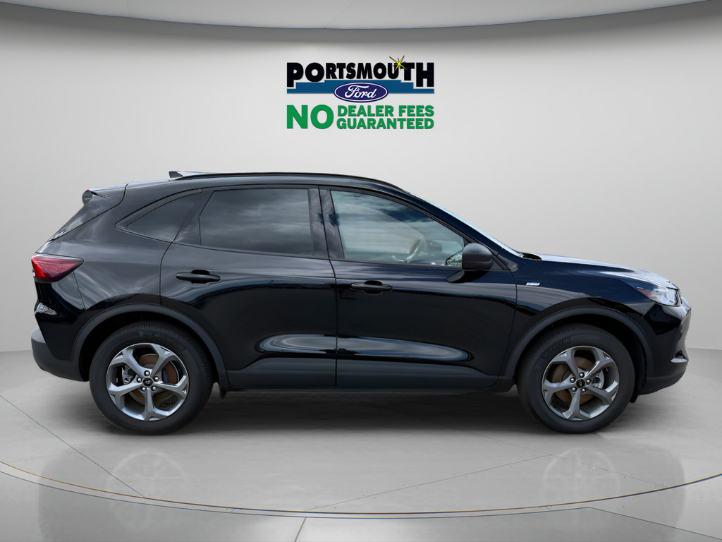 Certified 2025 Ford Escape ST-Line w/ Tech Pack #1 AWD/4WD image 6