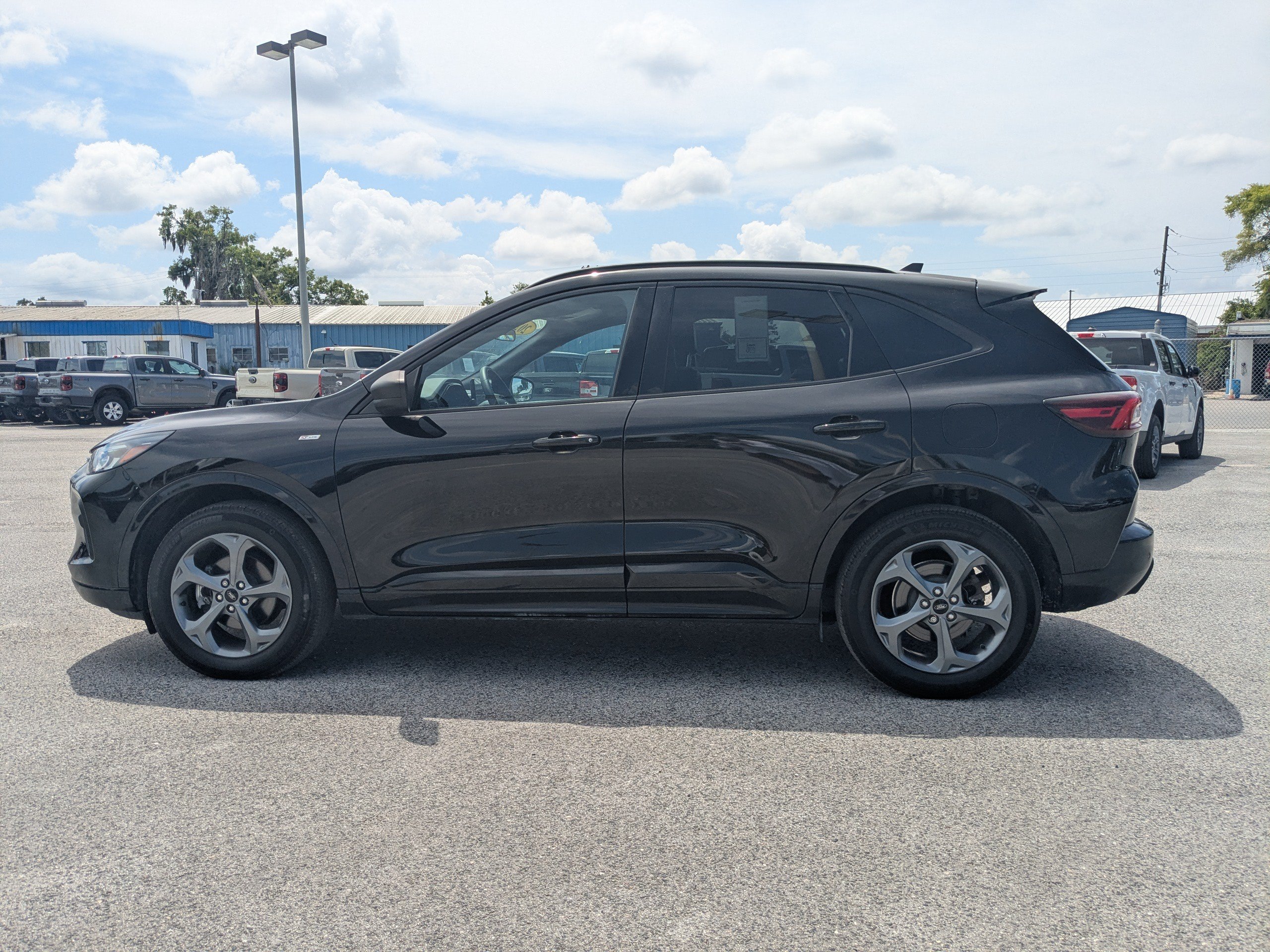Certified 2023 Ford Escape ST-Line w/ Tech Pack #1 AWD/4WD image 7