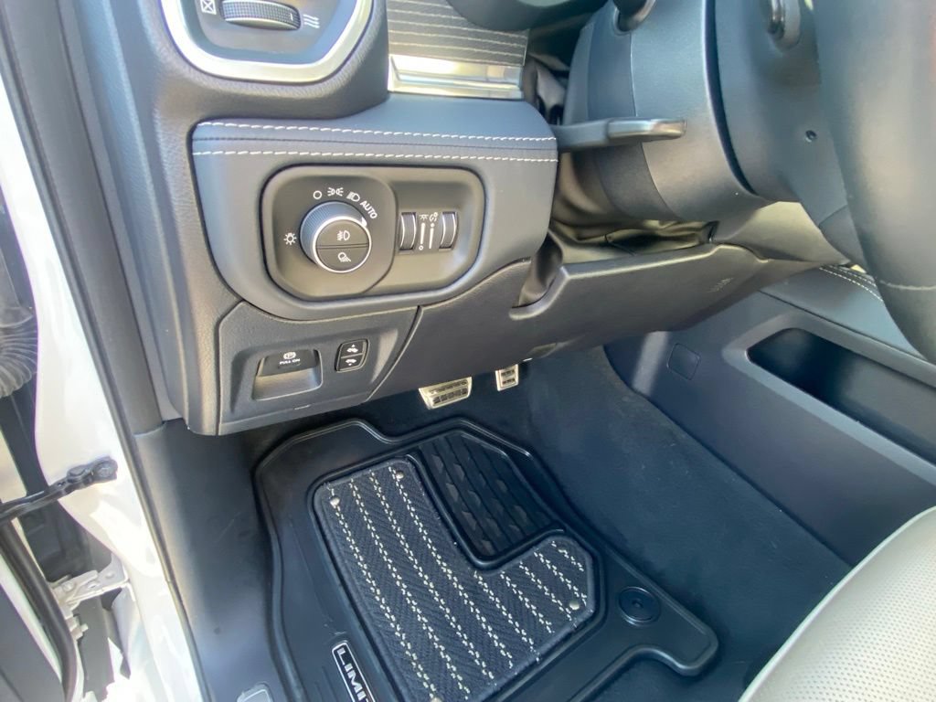 Used 2024 RAM 1500 Limited AWD/4WD image 12