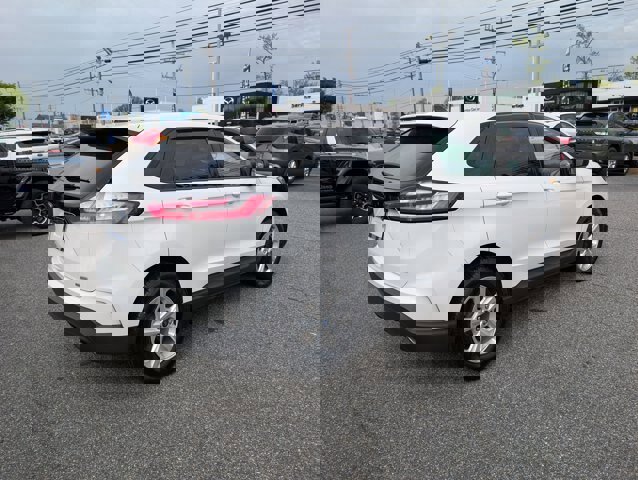 Certified 2020 Ford Edge SE FWD image 5