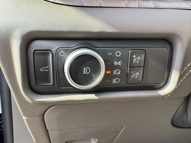 Certified 2023 Ford Explorer Platinum w/ Technology Package image 12