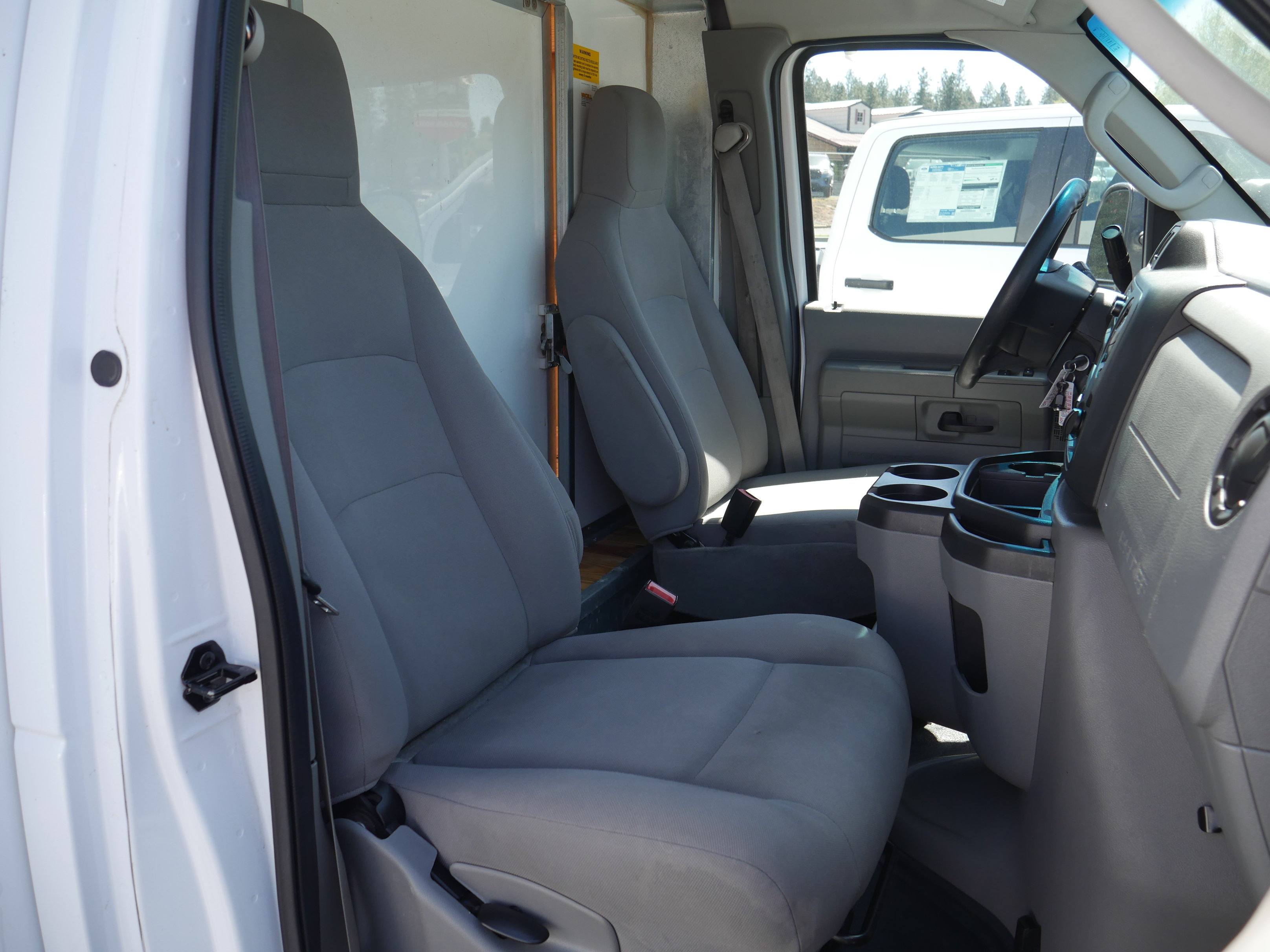Certified 2024 Ford E-450 and Econoline 450 Super Duty RWD image 16