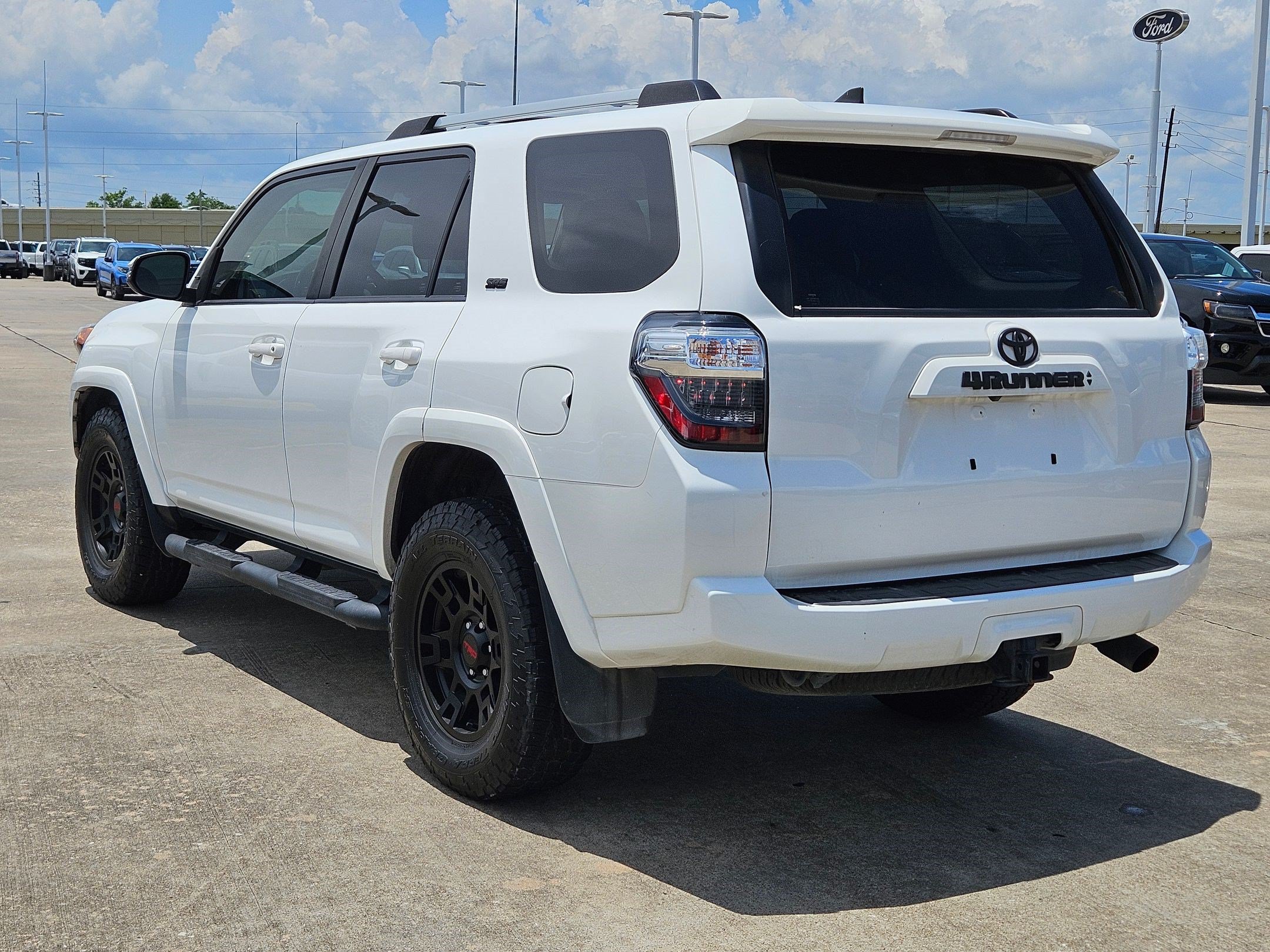 Used 2022 Toyota 4Runner SR5 Premium w/ Moonroof Package RWD image 7