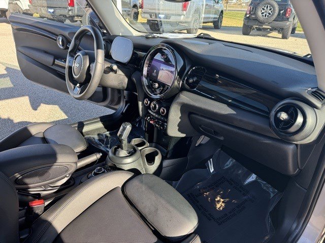 Used 2023 MINI Cooper S image 31