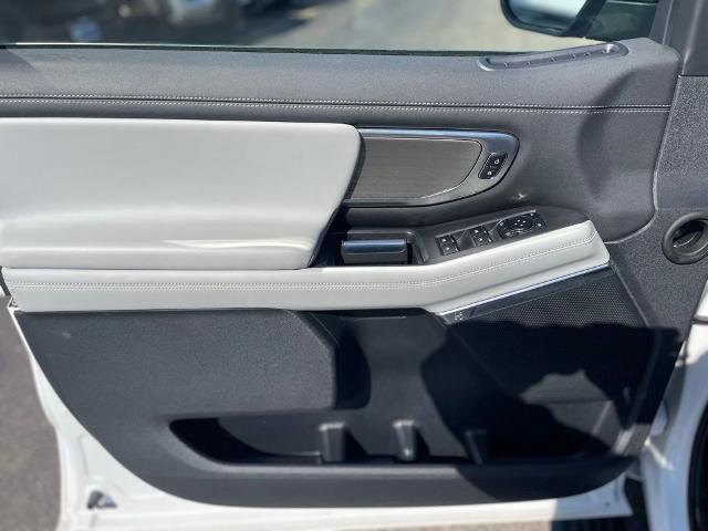 Certified 2025 Ford Expedition Max Platinum AWD/4WD image 16