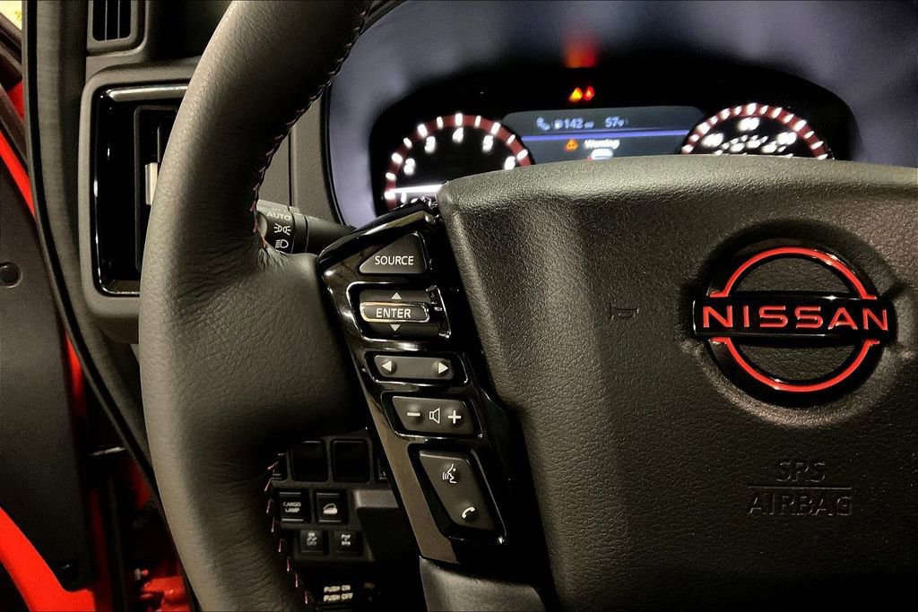 Used 2025 Nissan Frontier PRO-4X w/ Pro Convenience Package image 17