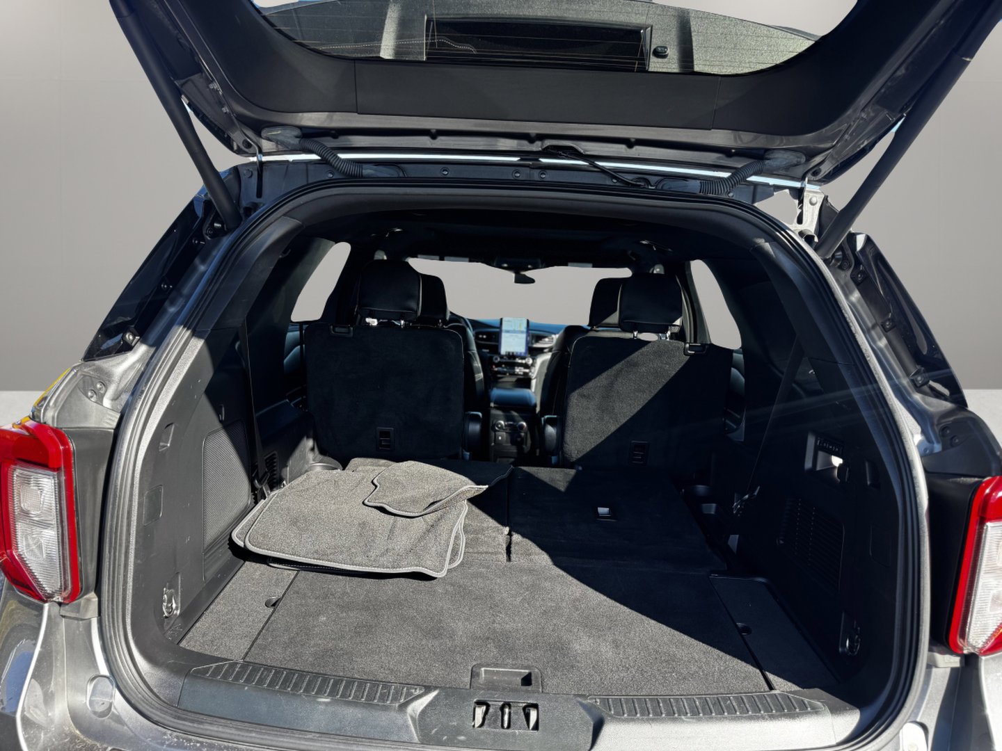 Certified 2022 Ford Explorer ST w/ Equipment Group 401A image 15