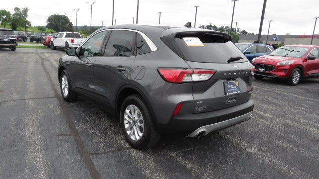 Certified 2022 Ford Escape SE w/ Cold Weather Package image 3