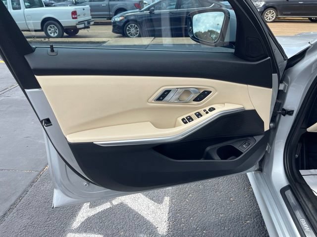 Used 2021 BMW 330i Sedan w/ Premium Package RWD image 13