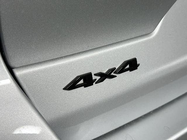 Used 2025 Jeep Grand Cherokee Altitude AWD/4WD image 7