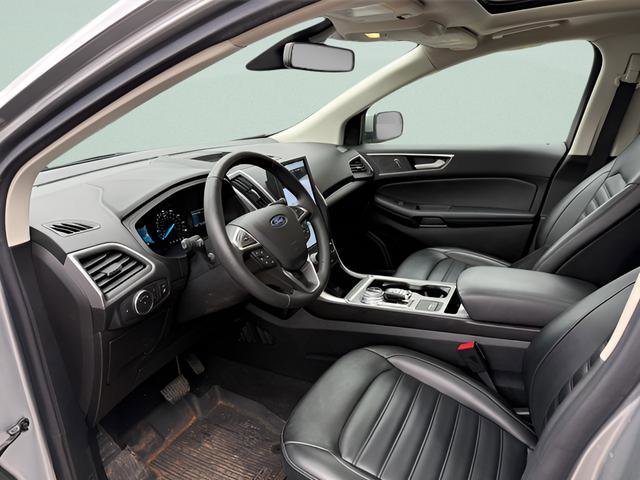 Certified 2022 Ford Edge SEL w/ Convenience Package AWD/4WD image 4