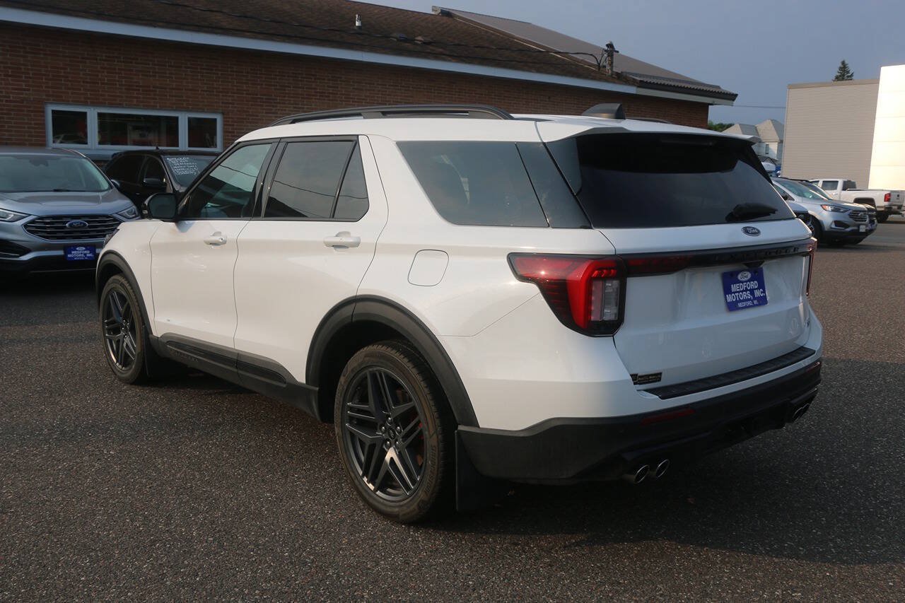 Certified 2025 Ford Explorer ST AWD/4WD image 3