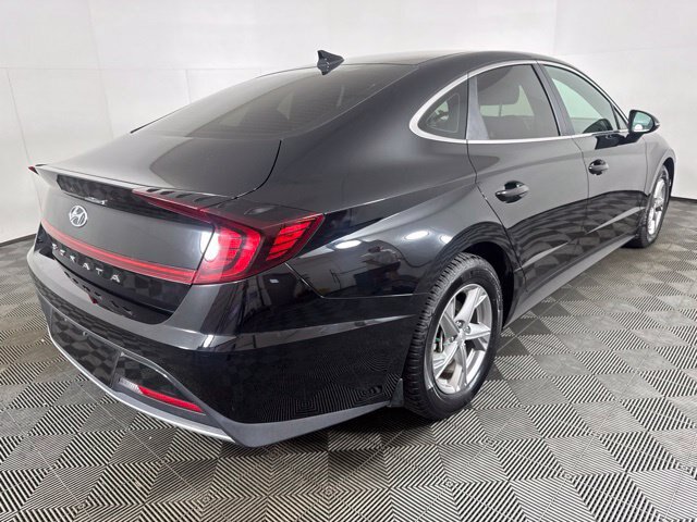 Used 2023 Hyundai Sonata SE w/ Preferred Accessory Package FWD image 3