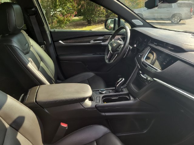Used 2025 Cadillac XT5 Sportv AWD/4WD image 29