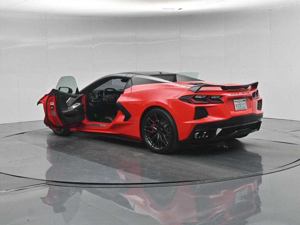Used 2021 Chevrolet Corvette Stingray Premium Conv w/ Z51 Performance Package RWD image 37