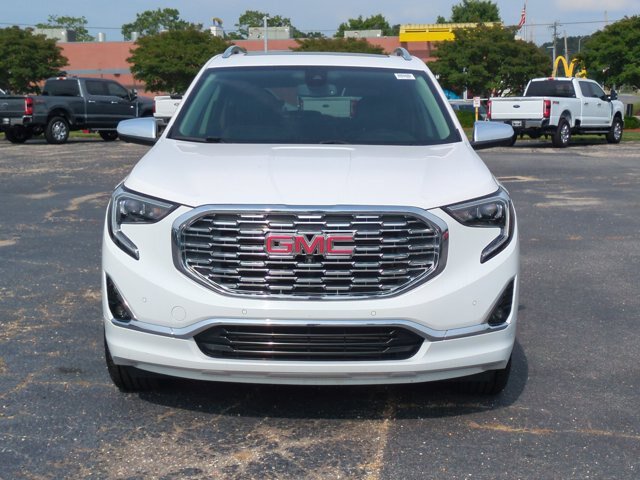 Used 2020 GMC Terrain Denali w/ Denali Premium Package FWD image 9