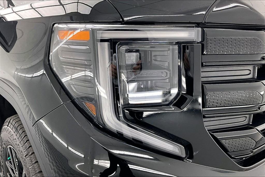 Used 2024 GMC Sierra 1500 Elevation w/ X31 Off-Road Package AWD/4WD image 30