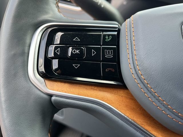Used 2022 Jeep Grand Wagoneer Series II AWD/4WD image 37