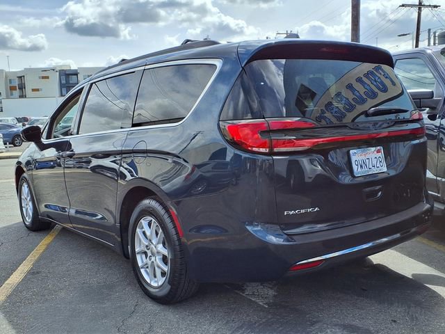 Used 2022 Chrysler Pacifica Touring-L FWD image 3