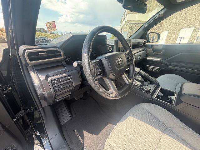 Used 2025 Toyota 4Runner SR5 AWD/4WD image 15