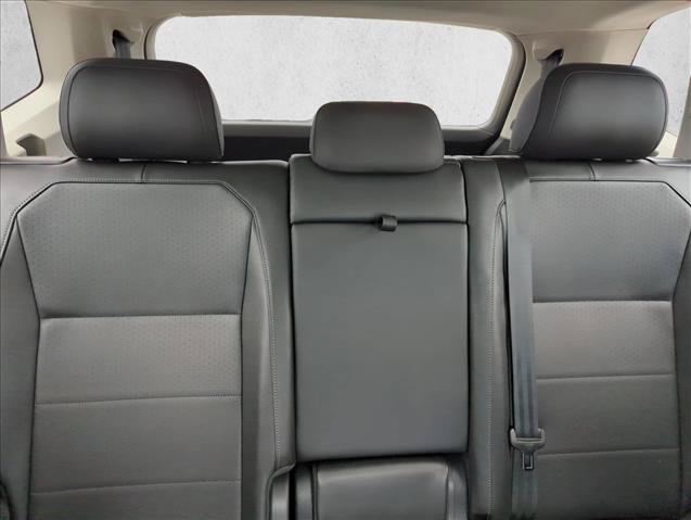 Used 2020 Volkswagen Tiguan SE w/ Panoramic Sunroof Package FWD image 27