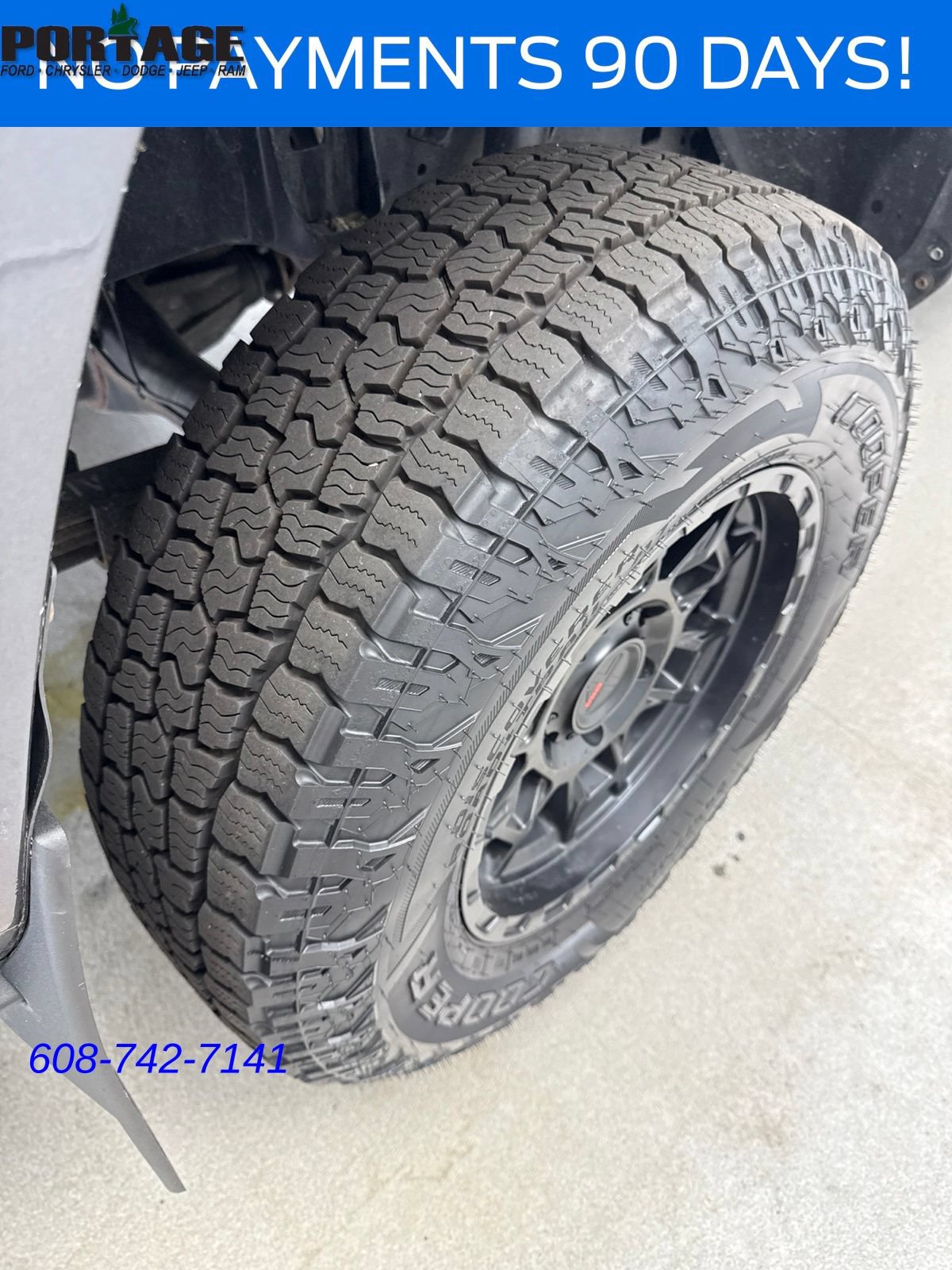 Used 2020 Toyota Tacoma SR AWD/4WD image 32