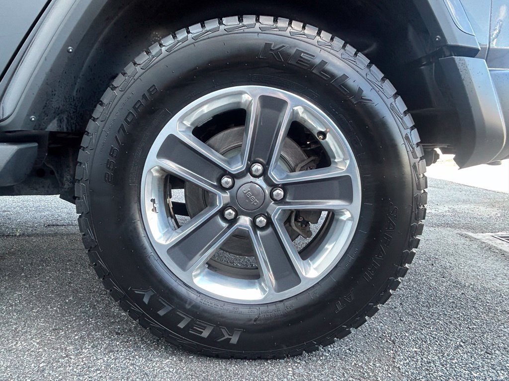 Used 2018 Jeep Wrangler Unlimited Sahara AWD/4WD image 13