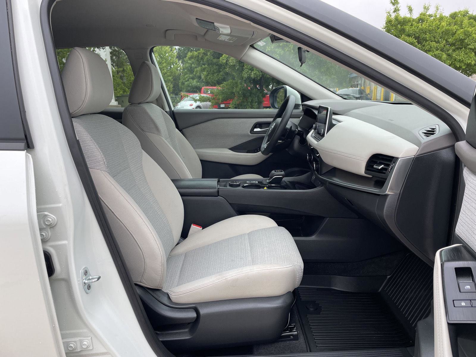 Used 2023 Nissan Rogue SV AWD/4WD image 19