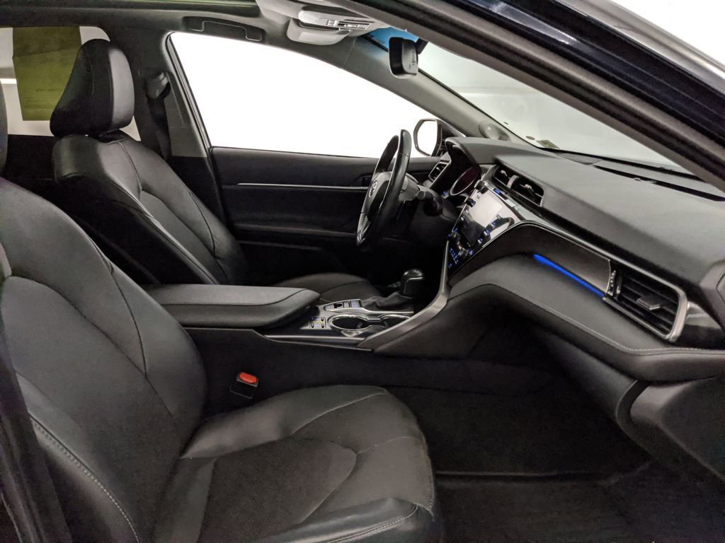 Used 2020 Toyota Camry XSE image 26