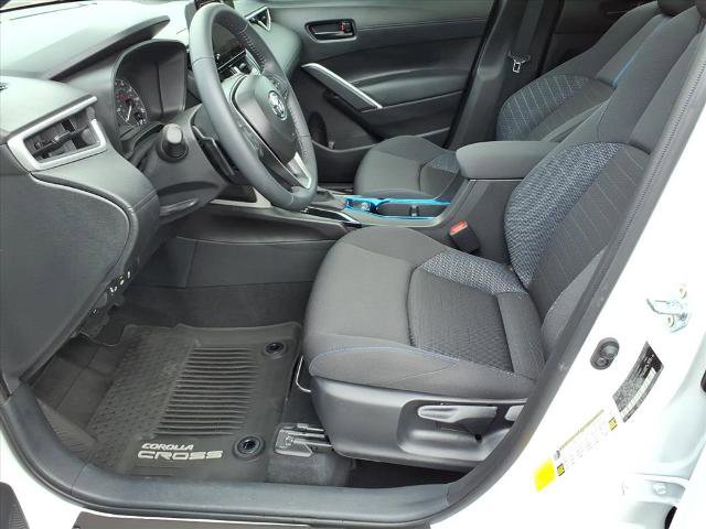 Used 2025 Toyota Corolla Cross AWD Hybrid w/ Moonroof Package image 9